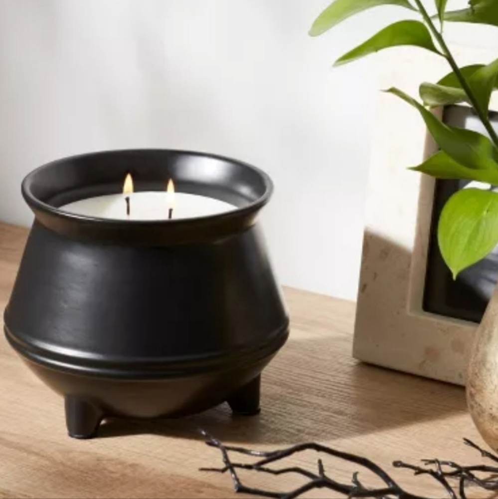 2 Wick 28oz Black‎ Cauldron Candle New Halloween Witch Decor Fall Spooky Large